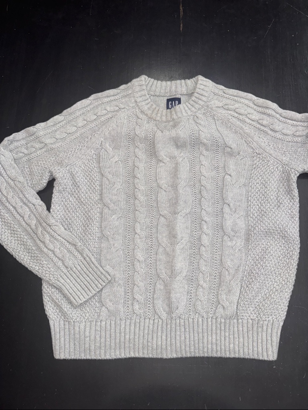 GAP crew neck cable knit light gray sweater. size xs. NEW with tags.